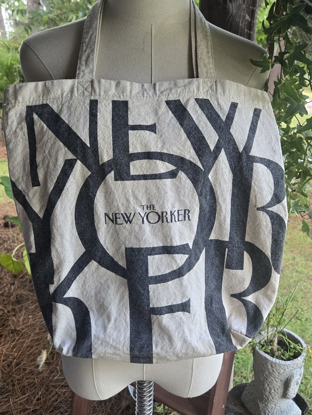 The New Yorker Cream With Black Logo Print Canvas Magazine Tote